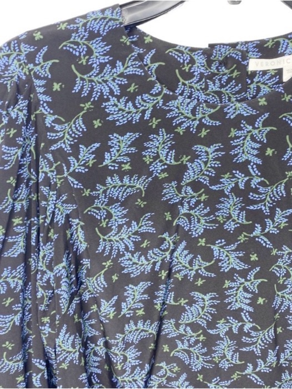 Veronica Beard Clarke Silk Puff Sleeve blouse 8 floral buttons - Picture 6 of 12